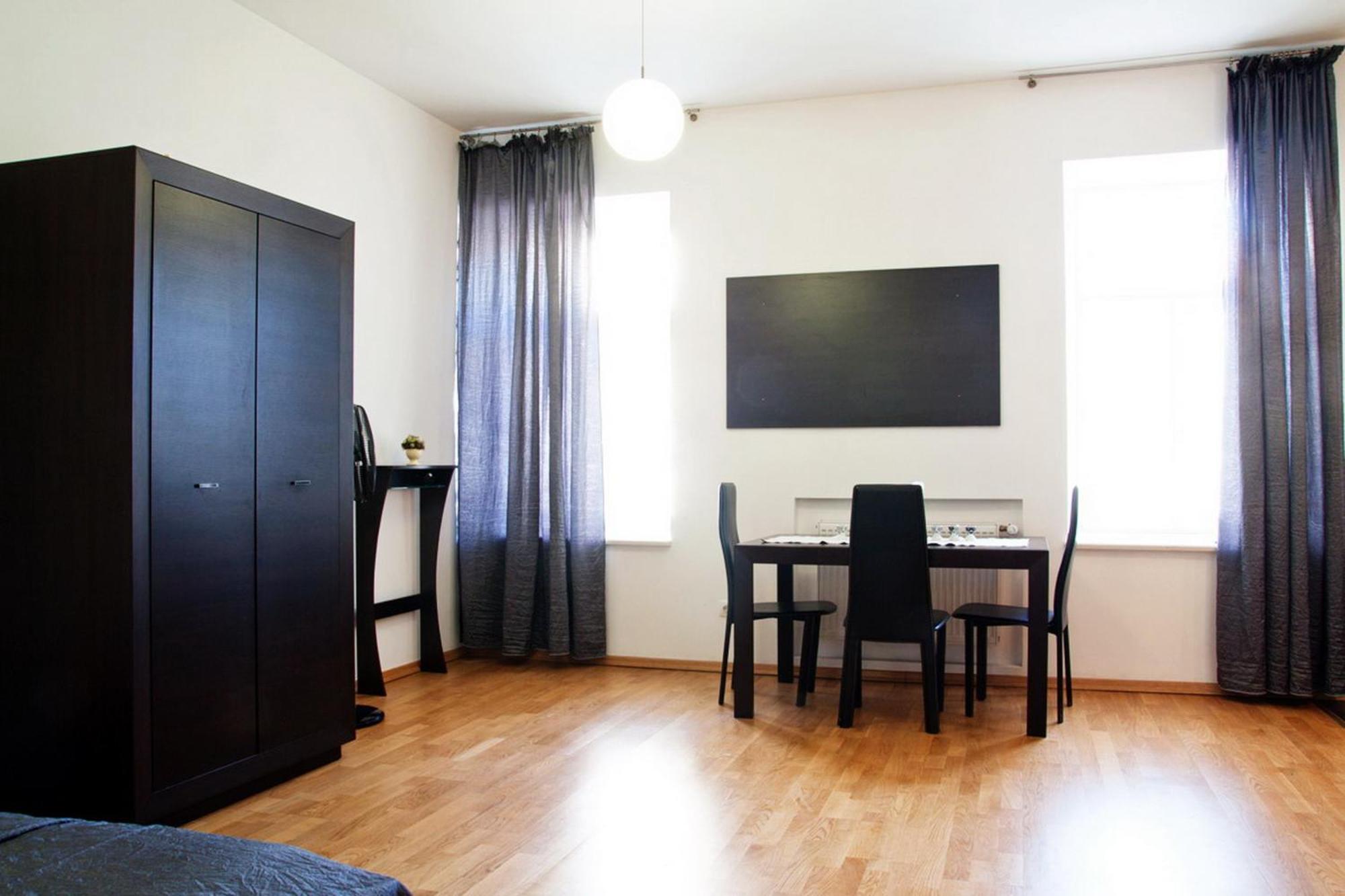 Apartment In The Centre Of リヴィウ 部屋 写真