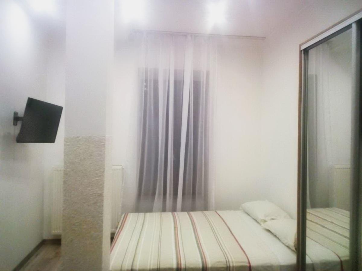 Apartment In The Centre Of リヴィウ エクステリア 写真
