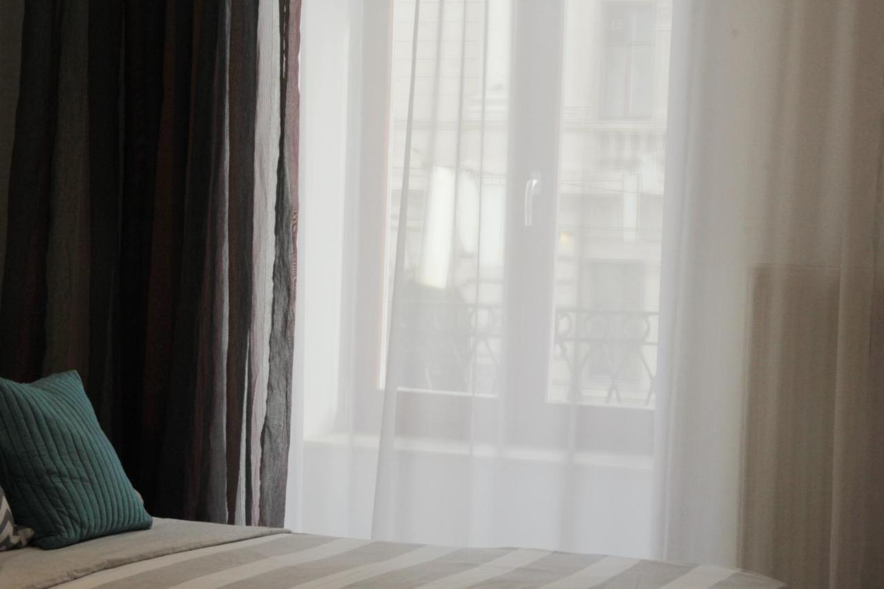 Apartment In The Centre Of リヴィウ エクステリア 写真