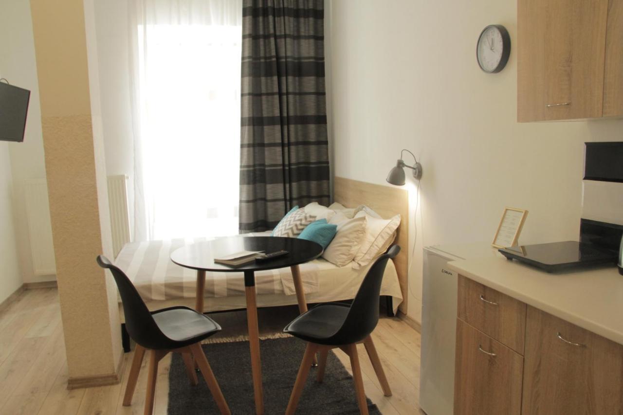 Apartment In The Centre Of リヴィウ エクステリア 写真