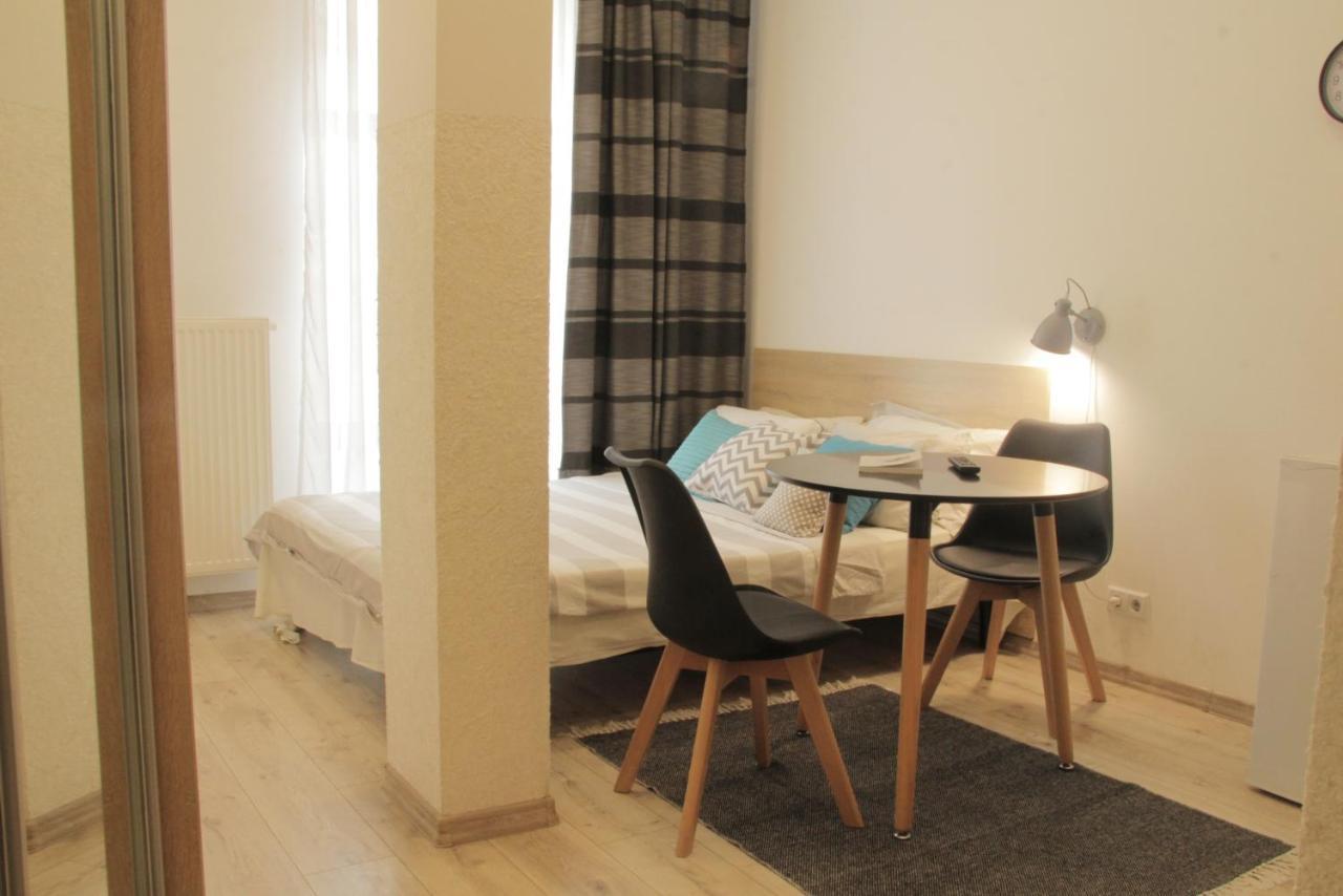 Apartment In The Centre Of リヴィウ エクステリア 写真